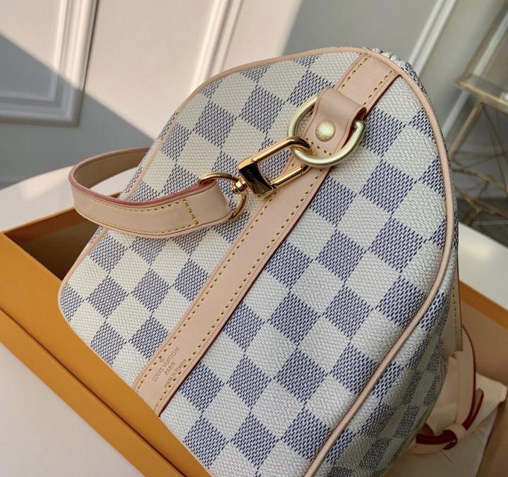 WHITE CHECKERED LOUIS VUITTON HANDBAG