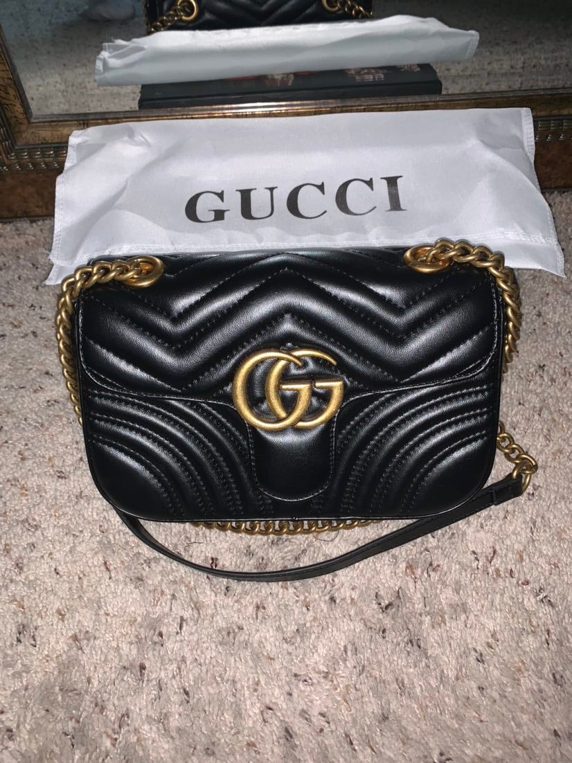 Small quilted GG Marmont shoulder bag BLACK