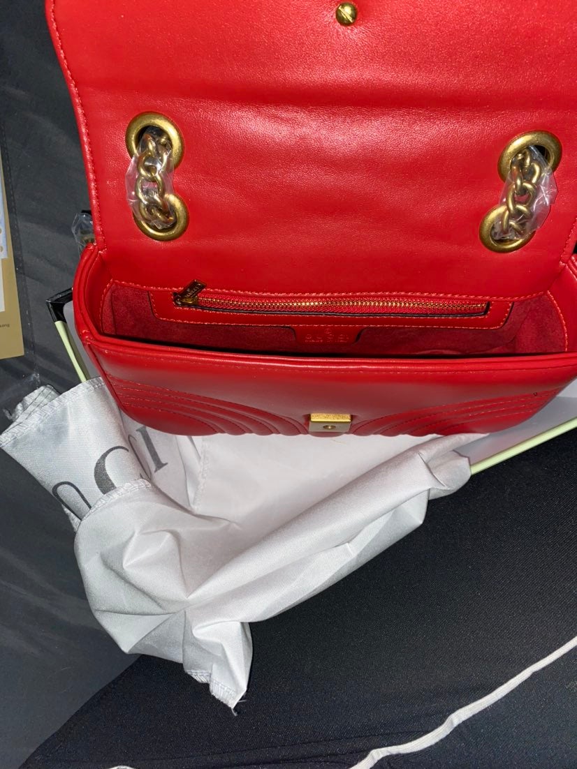 Small quilted GG Marmont shoulder bag RED
