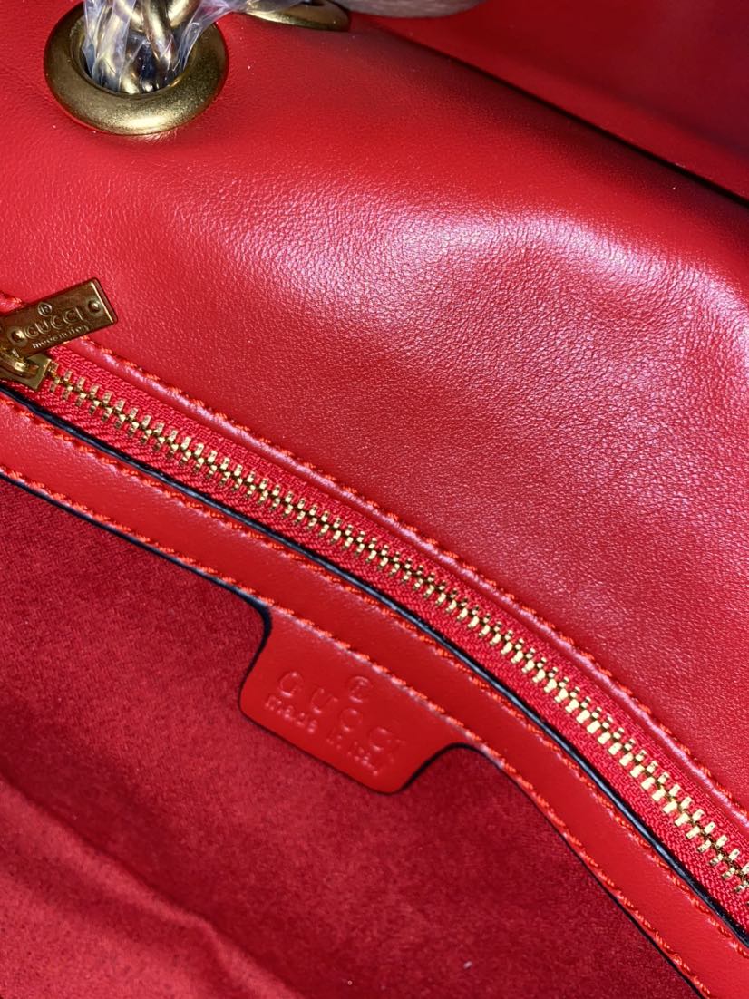 Small quilted GG Marmont shoulder bag RED